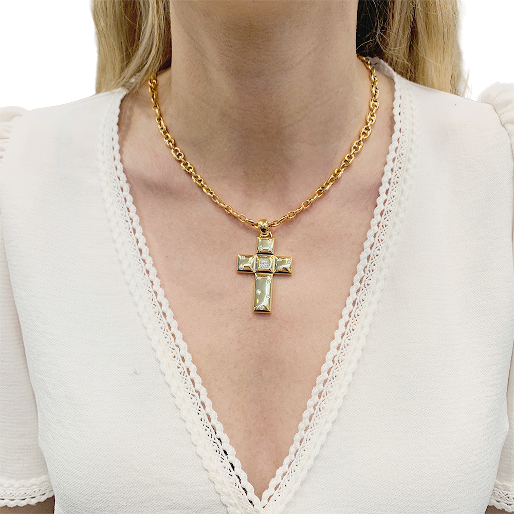 Chopard "Cross" pendant in yellow gold and diamonds.
