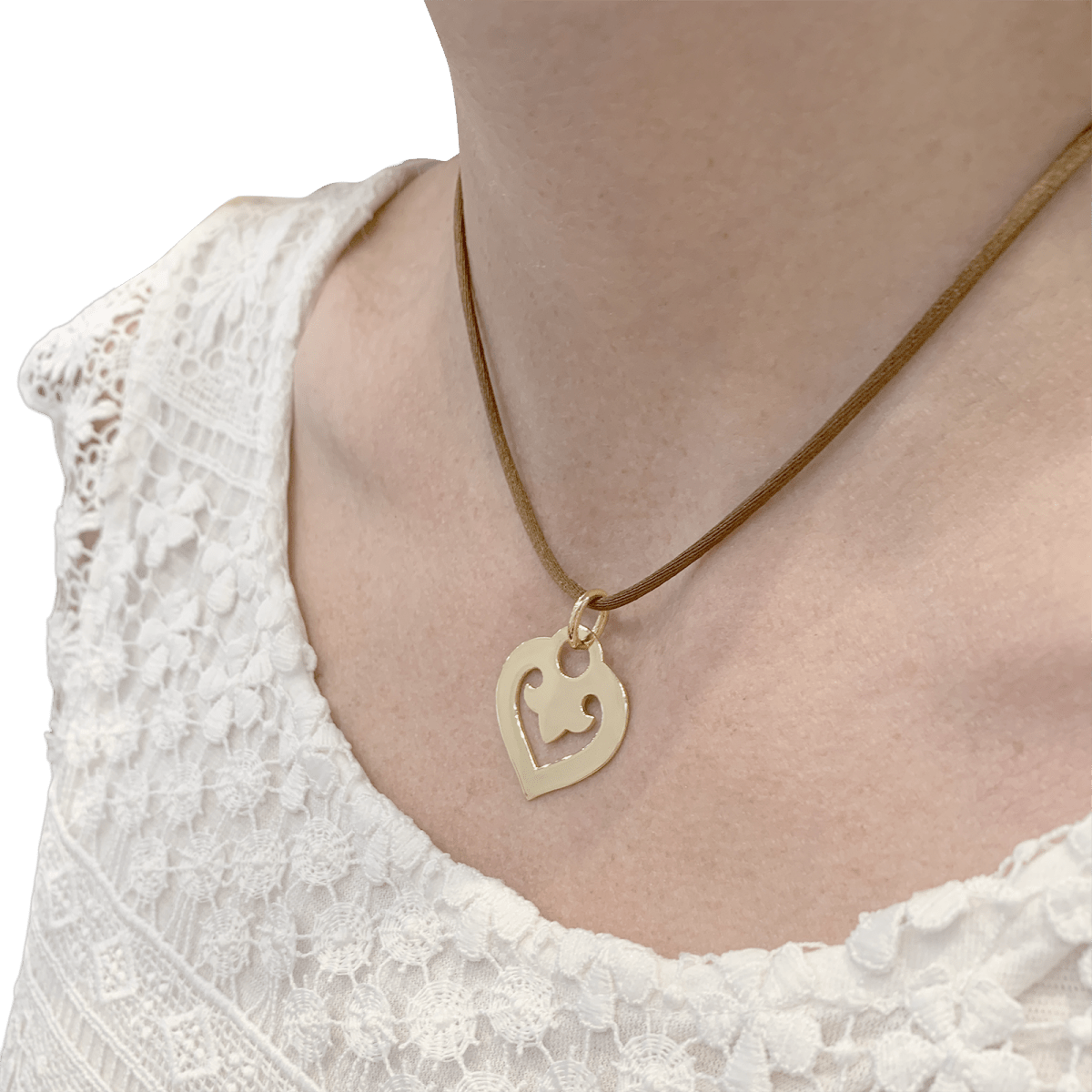 Pendentif O.J.Perrin, "Coeur Légendes", or jaune. - Maison Eloe
