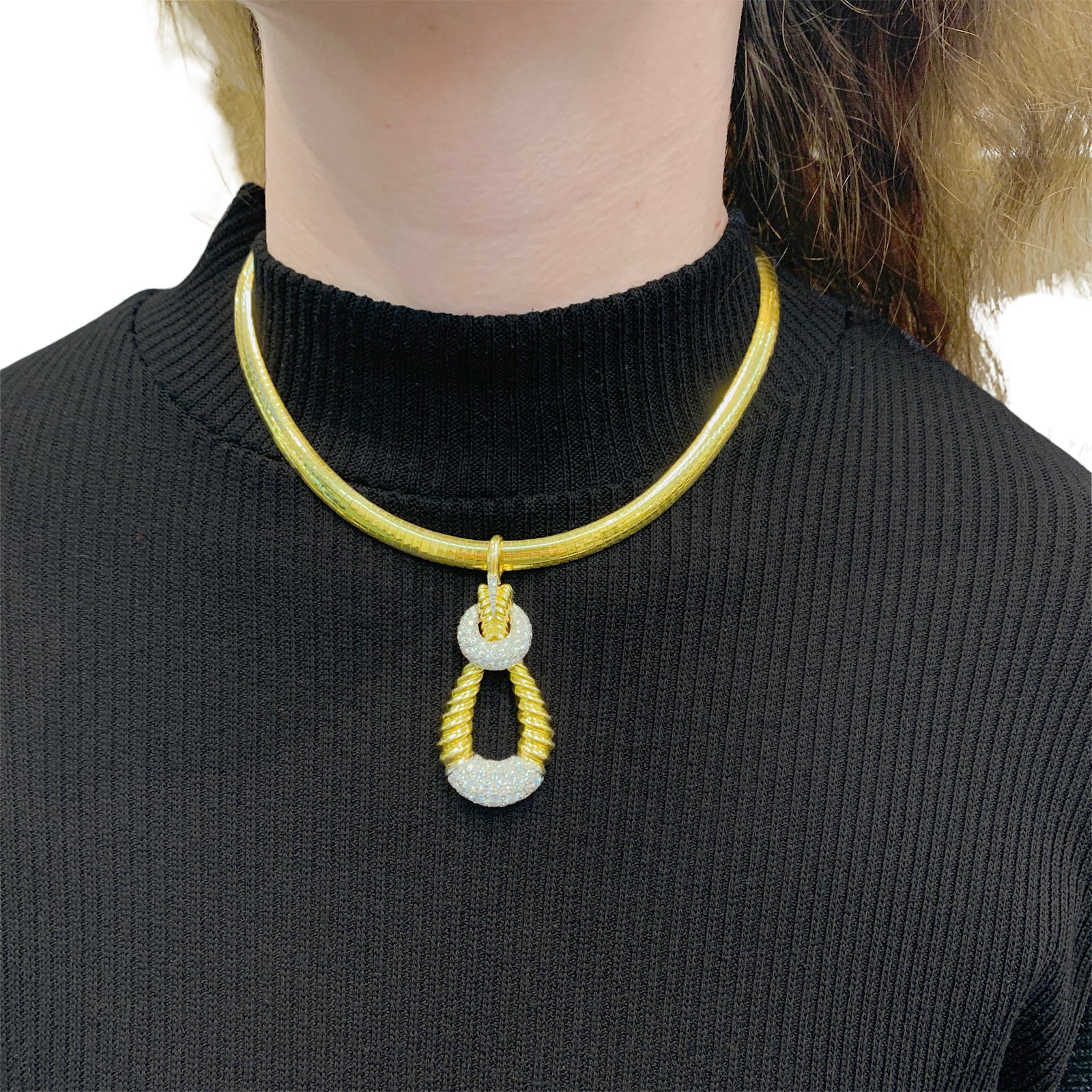 Vintage Kutchinsky pendant in gold and diamonds.