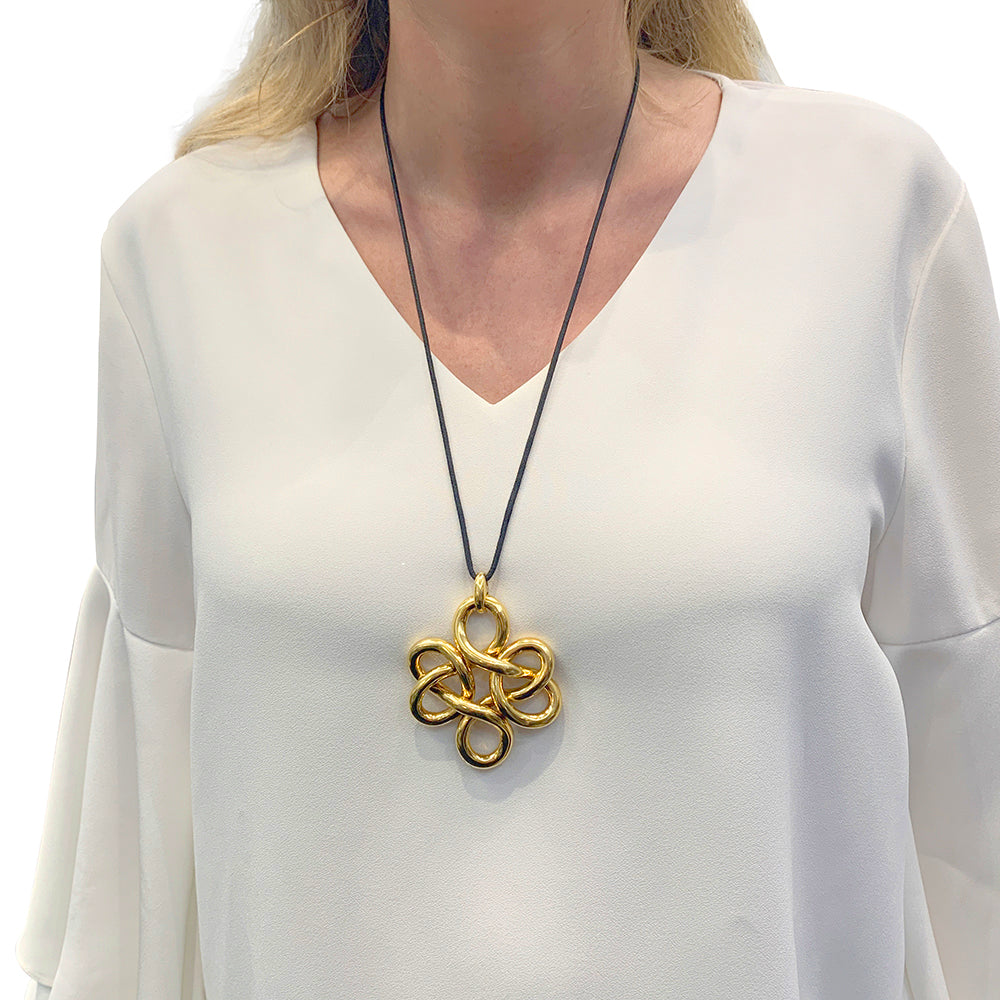 Vintage Maison Van Cleef & Arpels pendant, yellow gold.