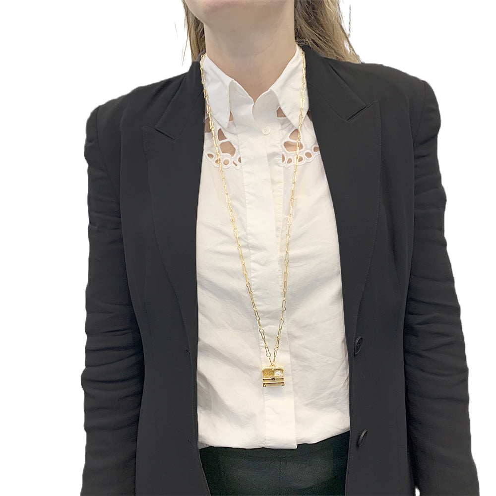 Louis Vuitton "Malle" necklace in yellow gold and diamonds.