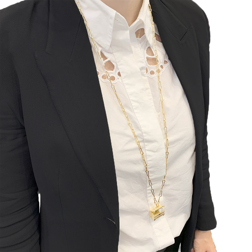Louis Vuitton "Malle" necklace in yellow gold and diamonds.
