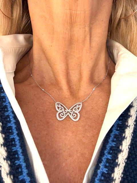 Messika collier "Butterfly Arabesque" en or blanc et diamants - Maison Eloe
