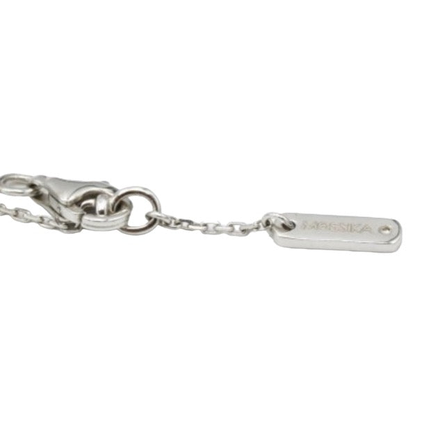 Messika, collier "Entourage Coeur" en or blanc 18 k et diamants