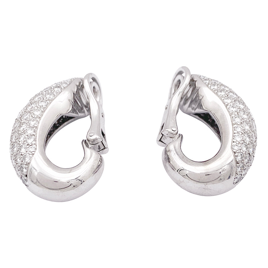 Chaumet "Homage to Venice" earrings in white gold and diamonds.