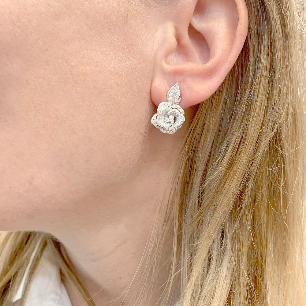Dior "Bagatelle" earrings in white gold and diamonds.