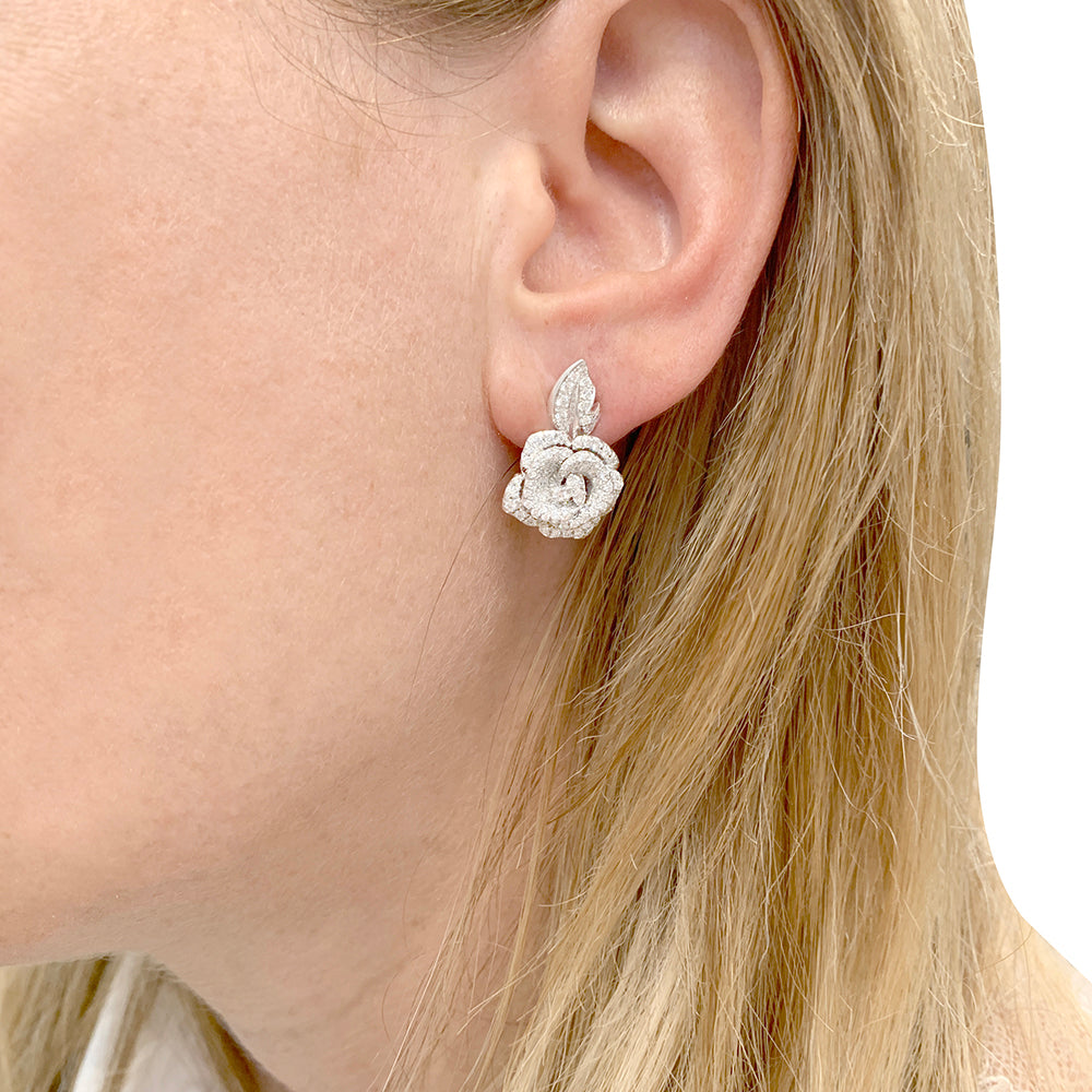 Dior "Bagatelle" earrings in white gold and diamonds.