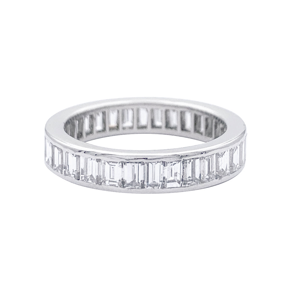 Alliance Cartier, diamants baguette et platine.