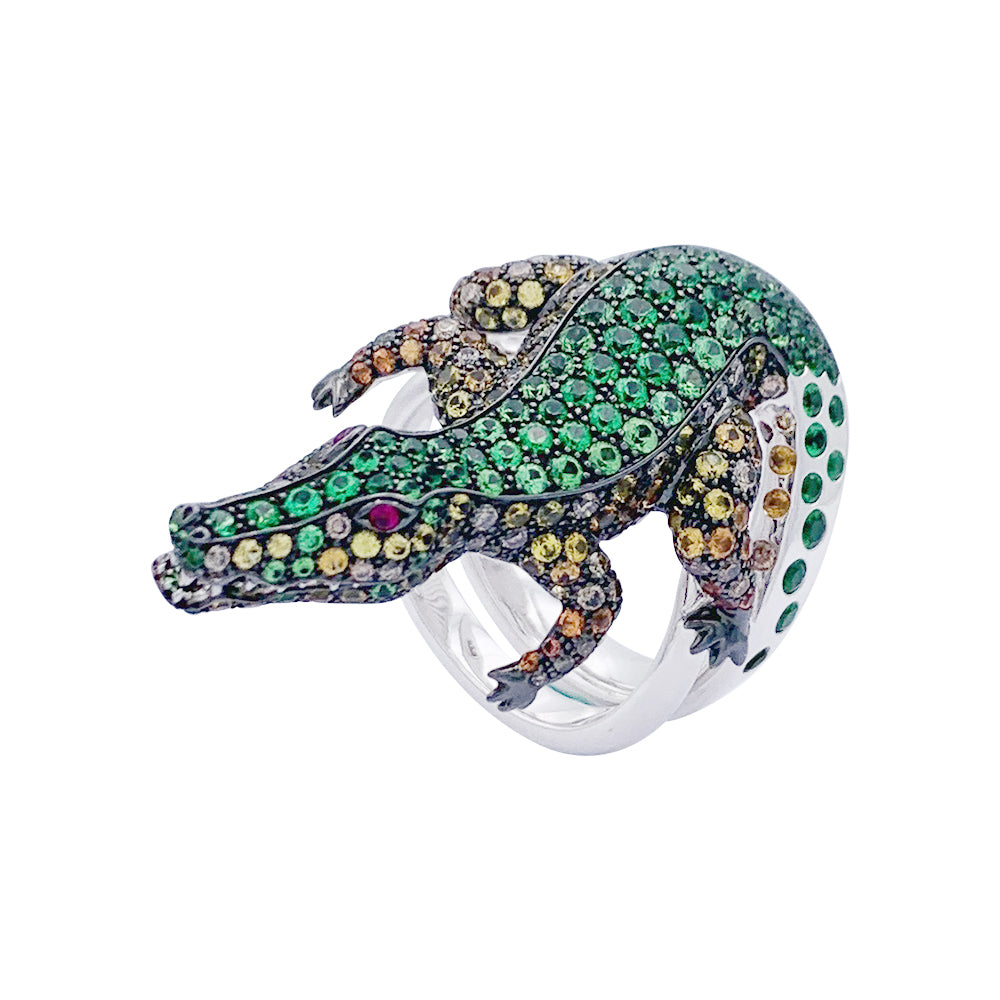 Bague Boucheron Crocodile en or blanc, sertie de diamants et pierres de couleur.