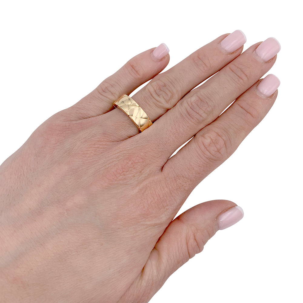 Bague Chanel, "Matelassé", or jaune.