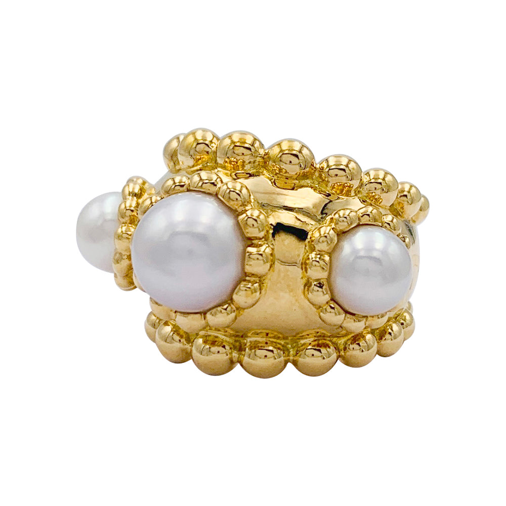 Chanel ring, "Baroque", yellow gold, pearls.