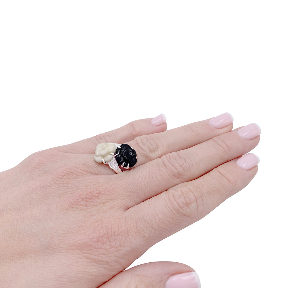 Chanel ring, "Toi & Moi - Mini sculpted Camellia", white gold, diamonds.