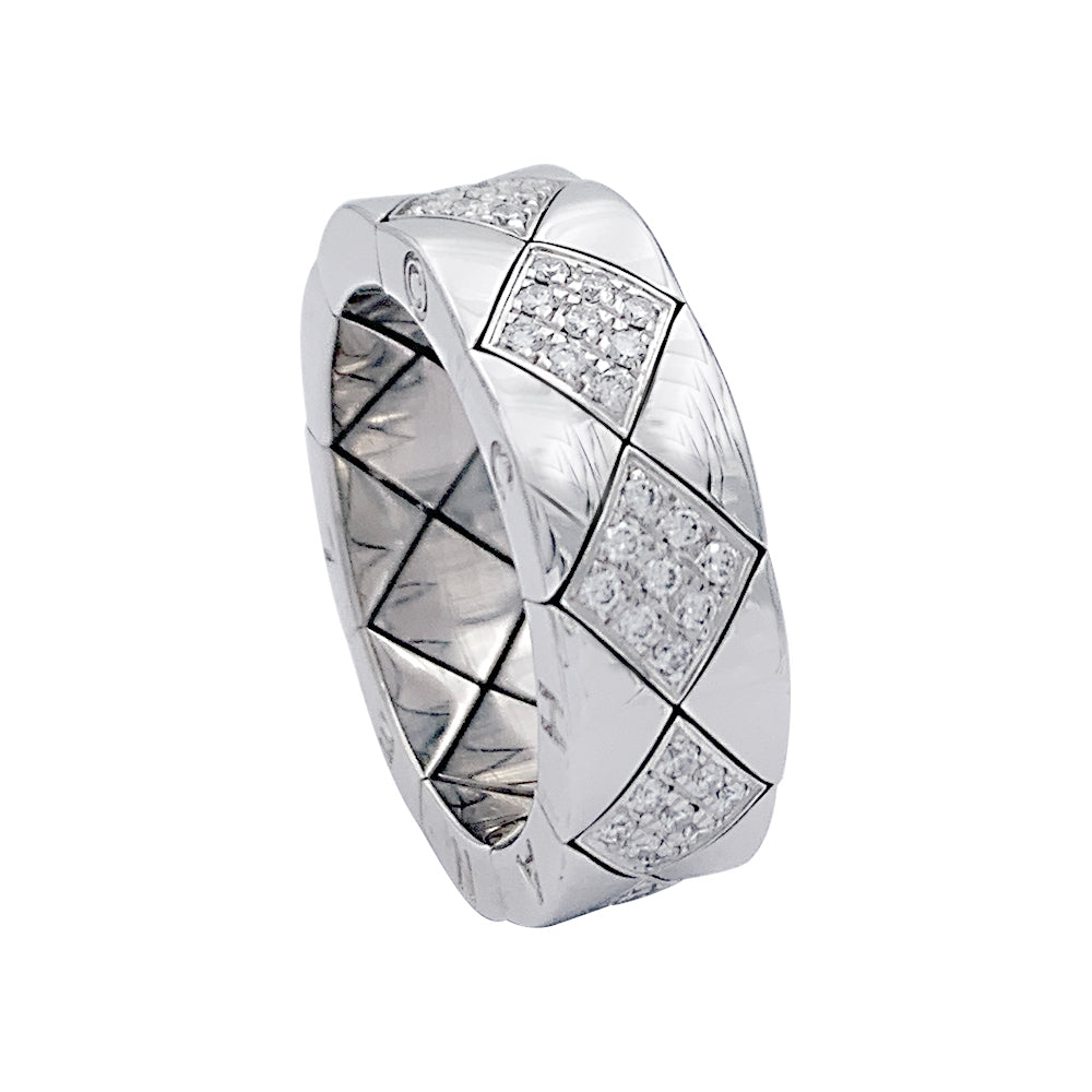 Bague Chanel, "Matelassé", or blanc et diamants.