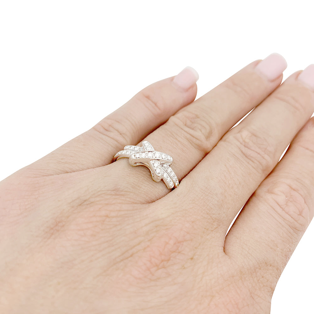 Chaumet "Jeux de Liens" ring in white gold and diamonds.