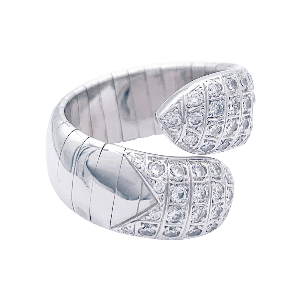 Chaumet ring, “Feather with crossed diamond tips”, white gold, diamonds.