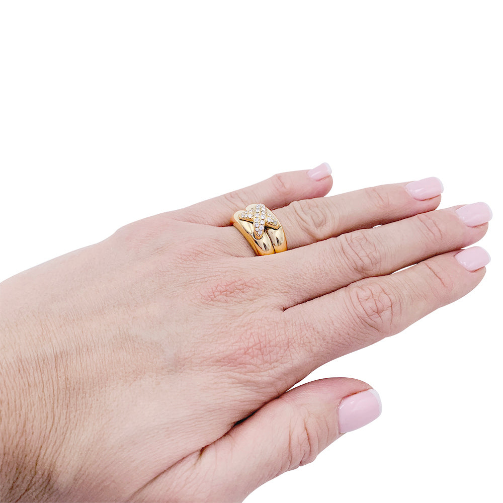 Chaumet ring, "Liens", yellow gold and diamonds.