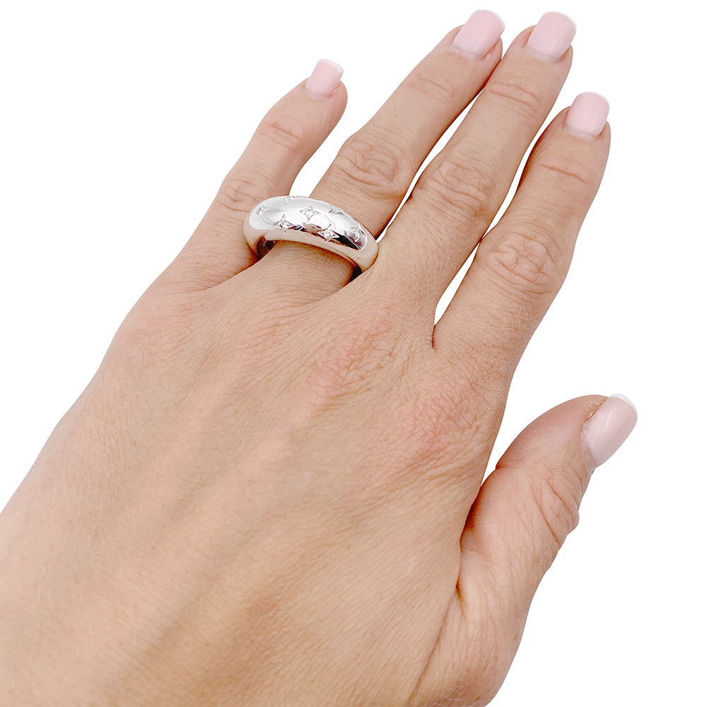 Chaumet ring, "Anneau", in white gold, diamonds.