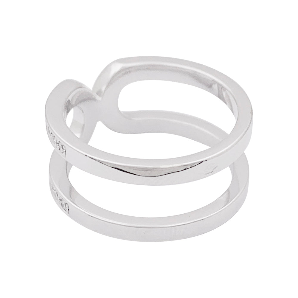 Dinh Van "Maillon" ring in white gold and diamonds.
