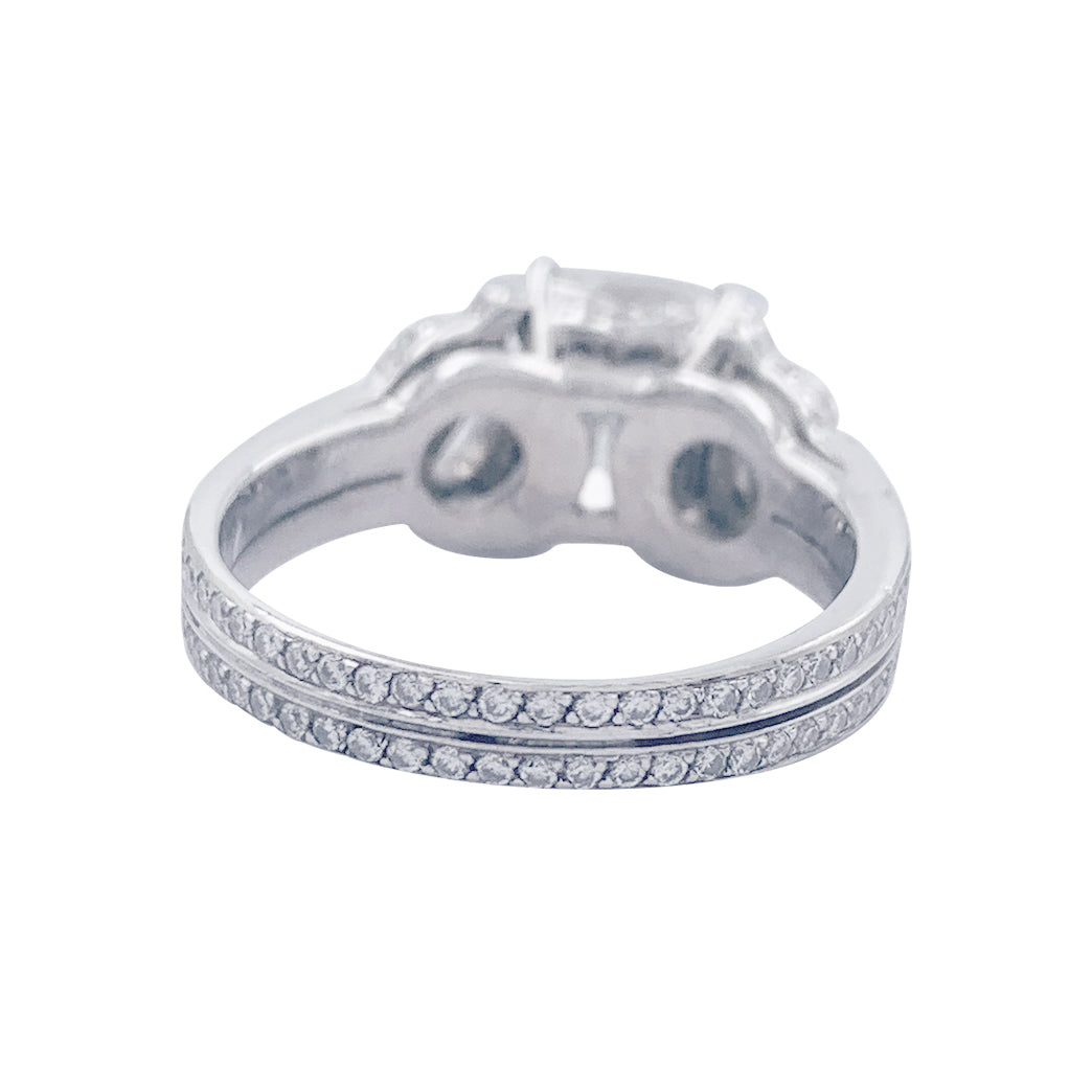 Mauboussin ring, "Subtil Message", white gold, cushion diamond.