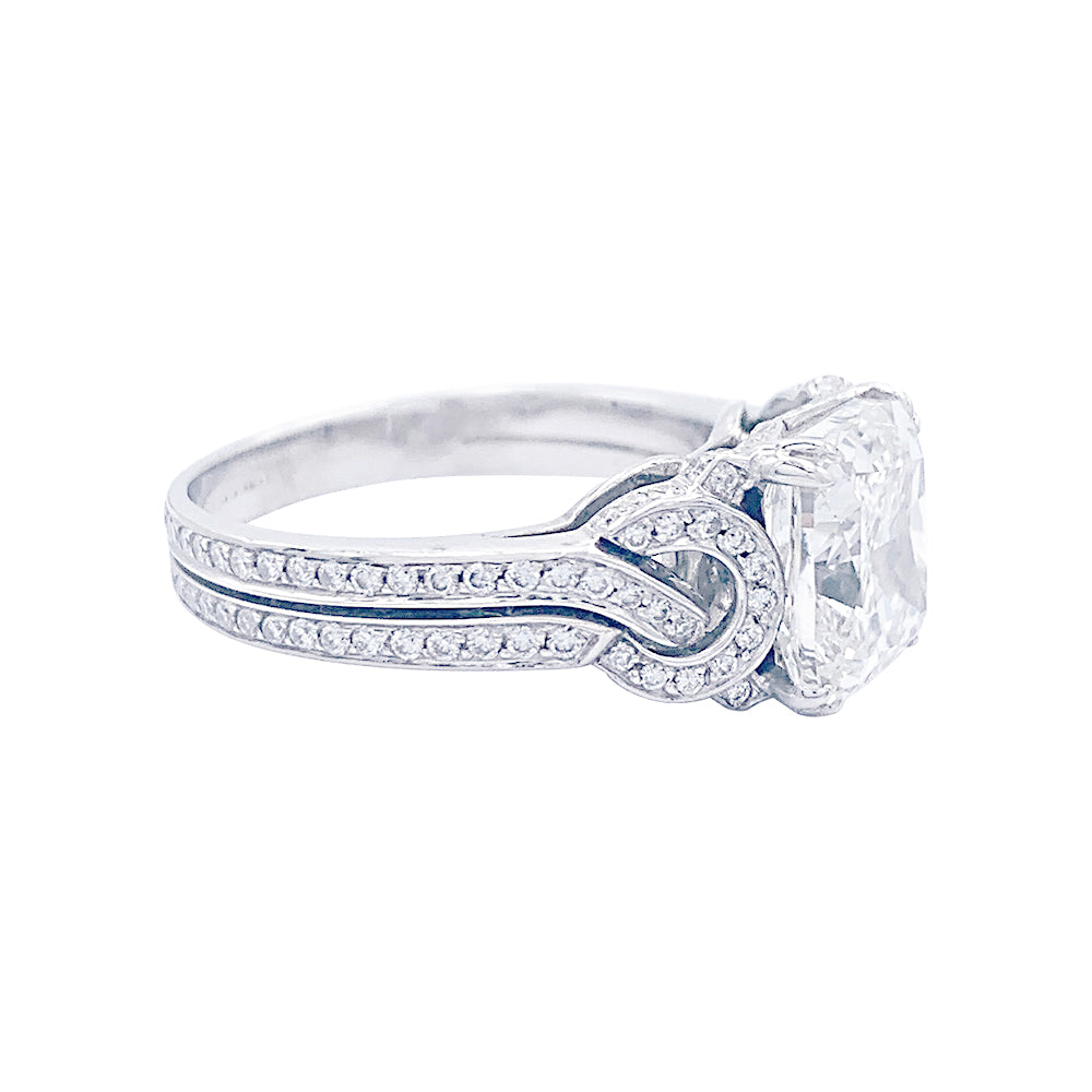 Mauboussin ring, "Subtil Message", white gold, cushion diamond.