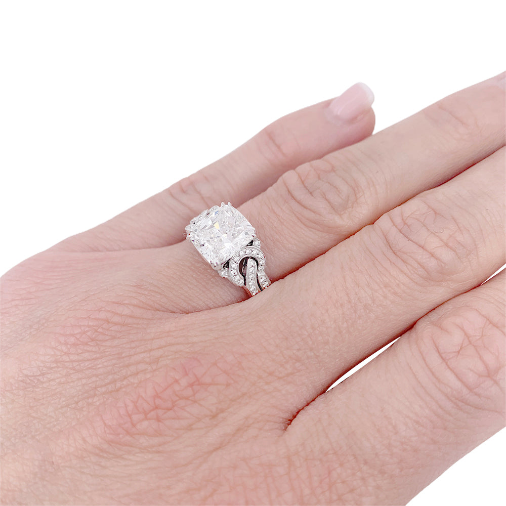 Mauboussin ring, "Subtil Message", white gold, cushion diamond.