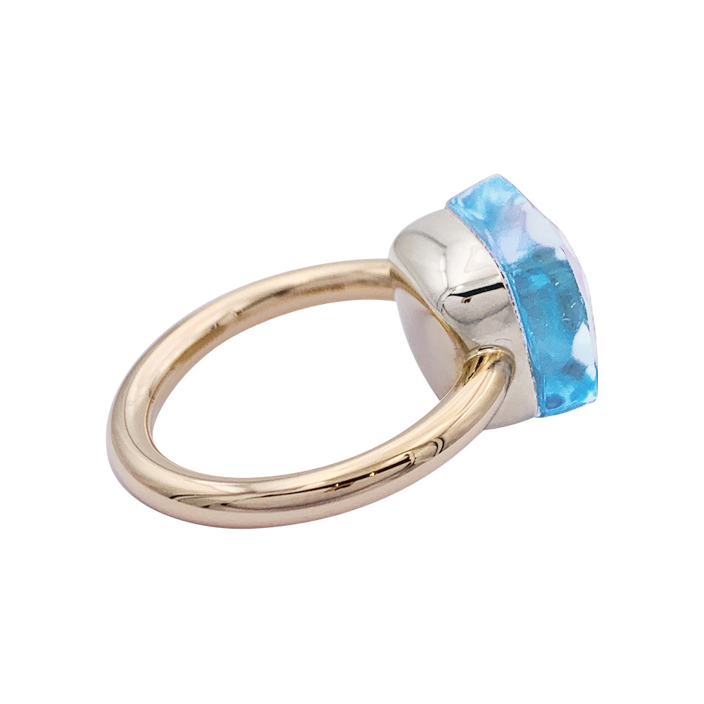Pomellato ring, "Nudo Maxi", two golds and blue topaz.