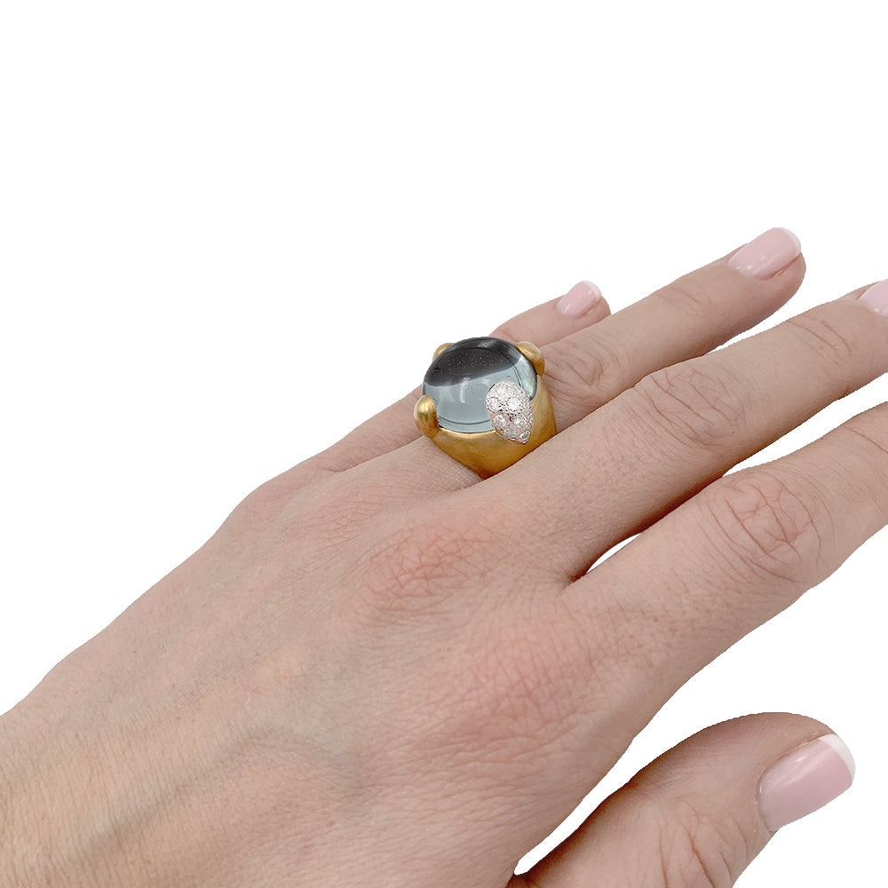 Pomellato ring, "Griffe", yellow gold, diamonds, aquamarine.