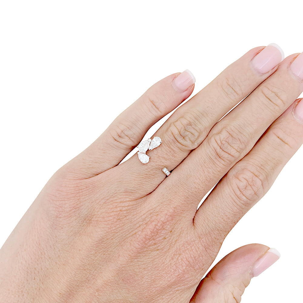 Repossi "Serti sur Vide" ring in white gold and diamonds.