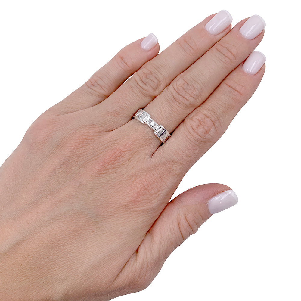 Tiffany & Co. ring, "Atlas", white gold, diamonds.