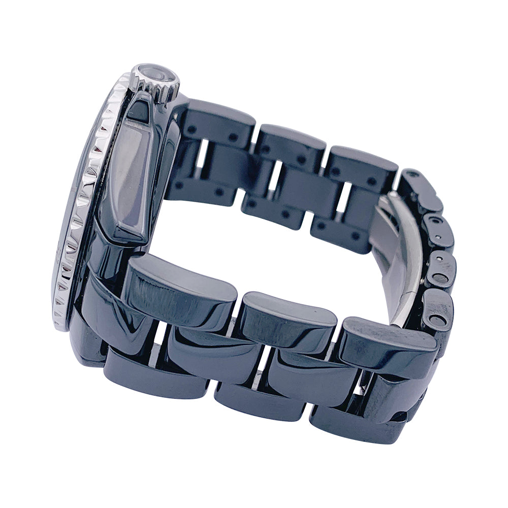 Montre Chanel J12 céramique noire, diamants.