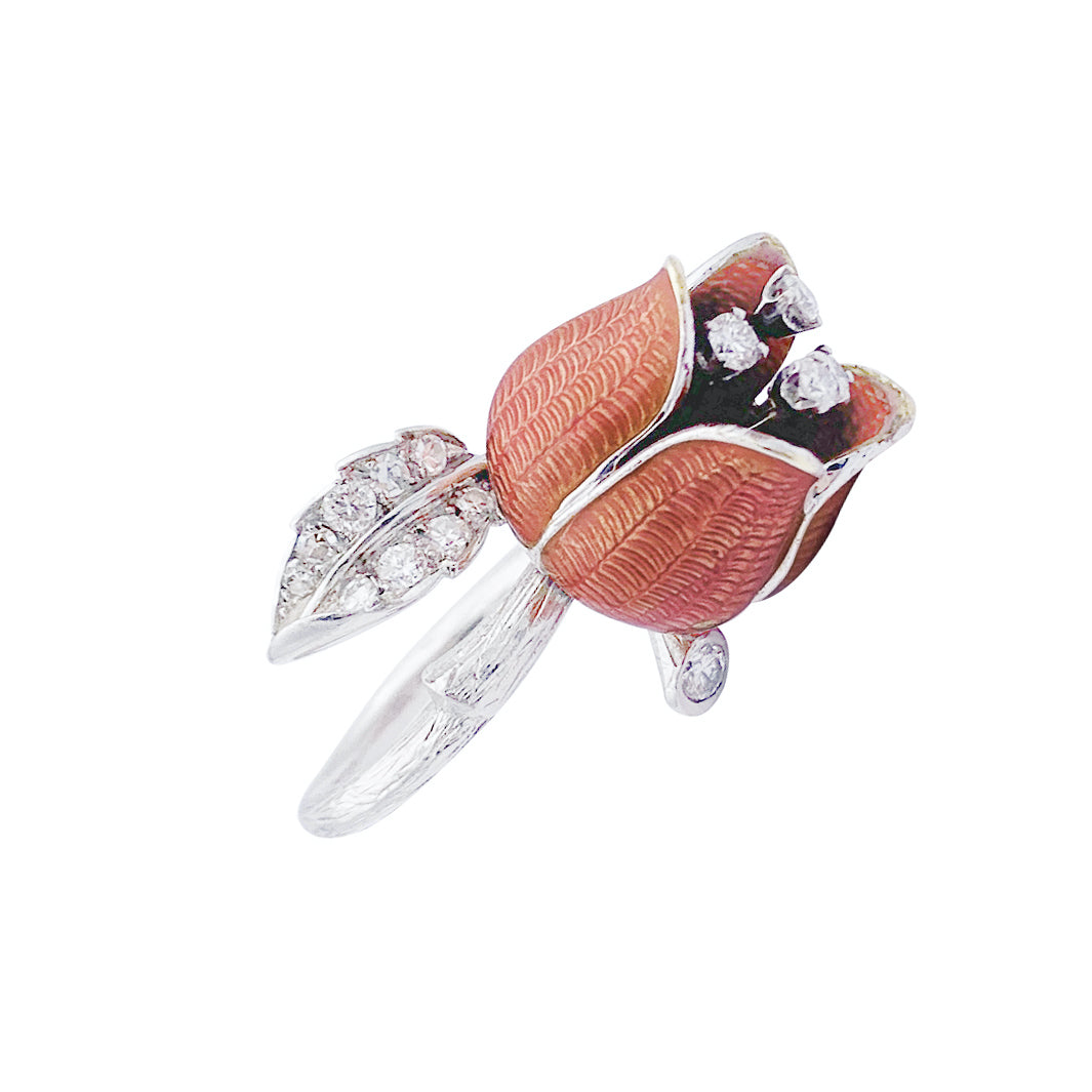 Bague Boucheron, "Eglantine", or, platine, diamants, émail.