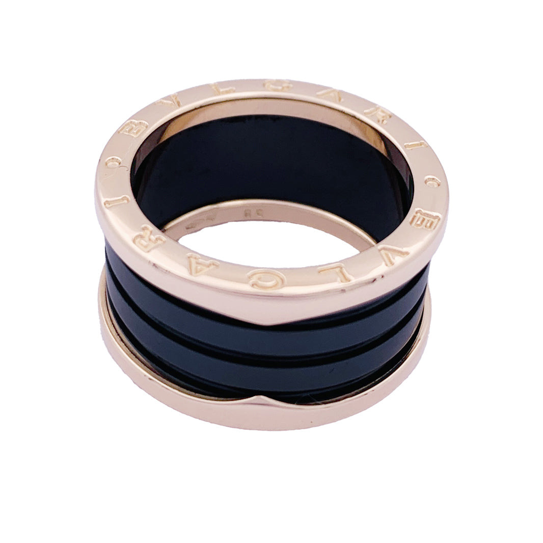 Bague Bulgari, "B.Zero1", or rose et céramique.