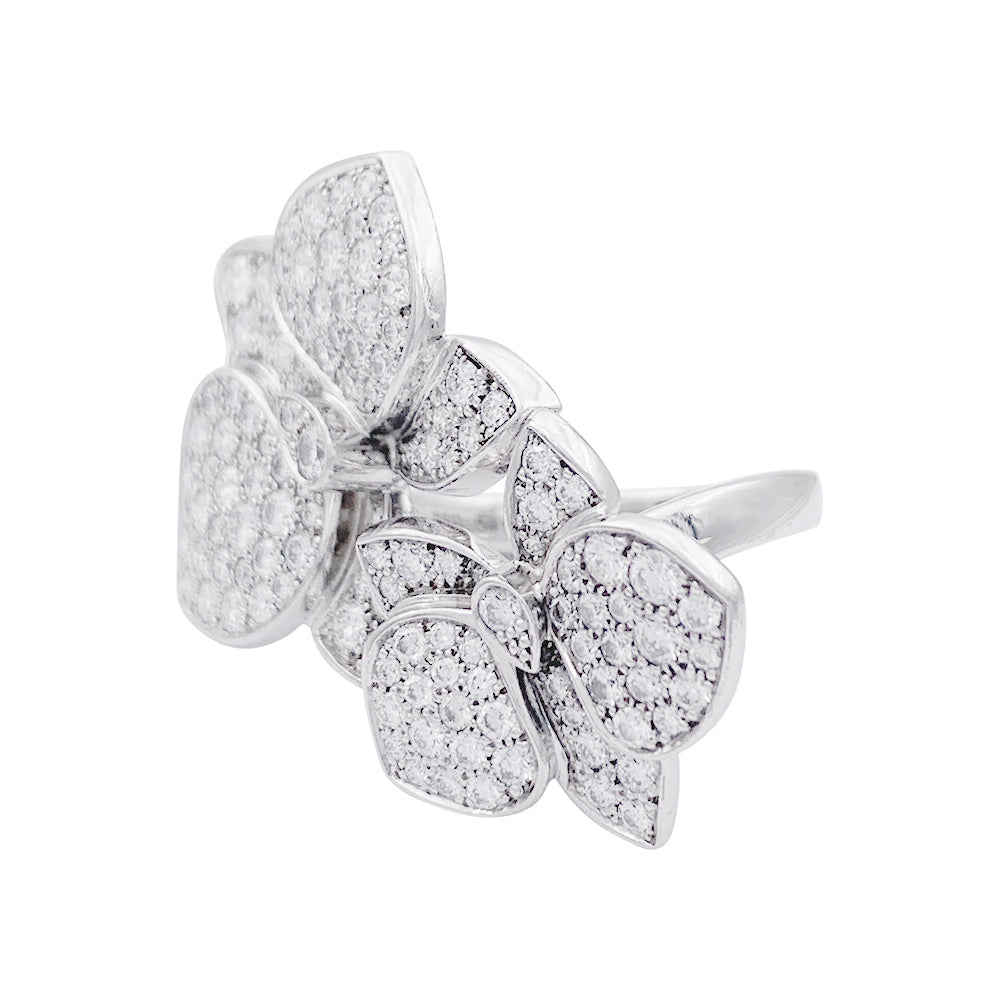 Bague Cartier, "Caresse d'Orchidées", or blanc, diamants.