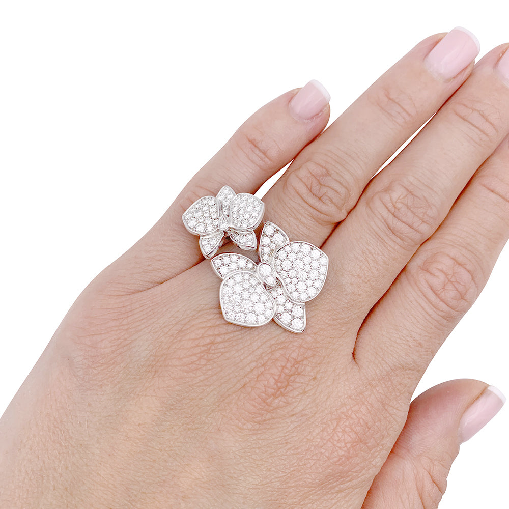 Bague Cartier, "Caresse d'Orchidées", or blanc, diamants.