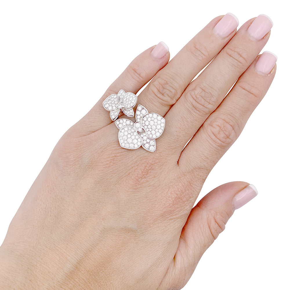 Bague Cartier, "Caresse d'Orchidées", or blanc, diamants.