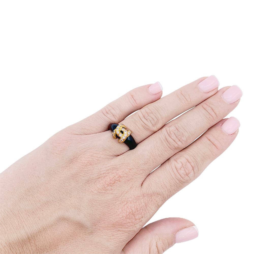 Cartier ring, "Double C", yellow gold, onyx, diamonds.