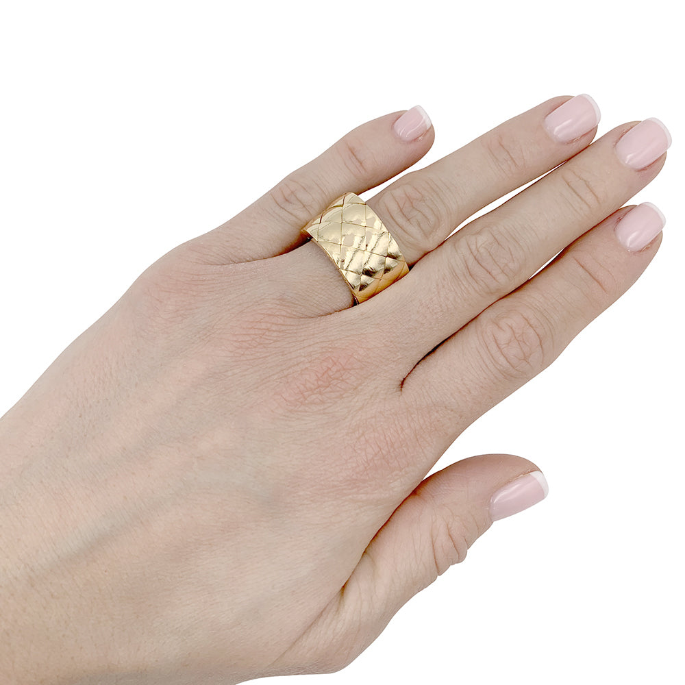 Chanel ring, "Matelassé", yellow gold.