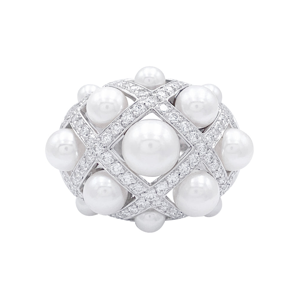 Bague Chanel, "Baroque", or blanc, diamants, perles de culture.