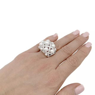Bague Chanel, "Baroque", or blanc, diamants, perles de culture.