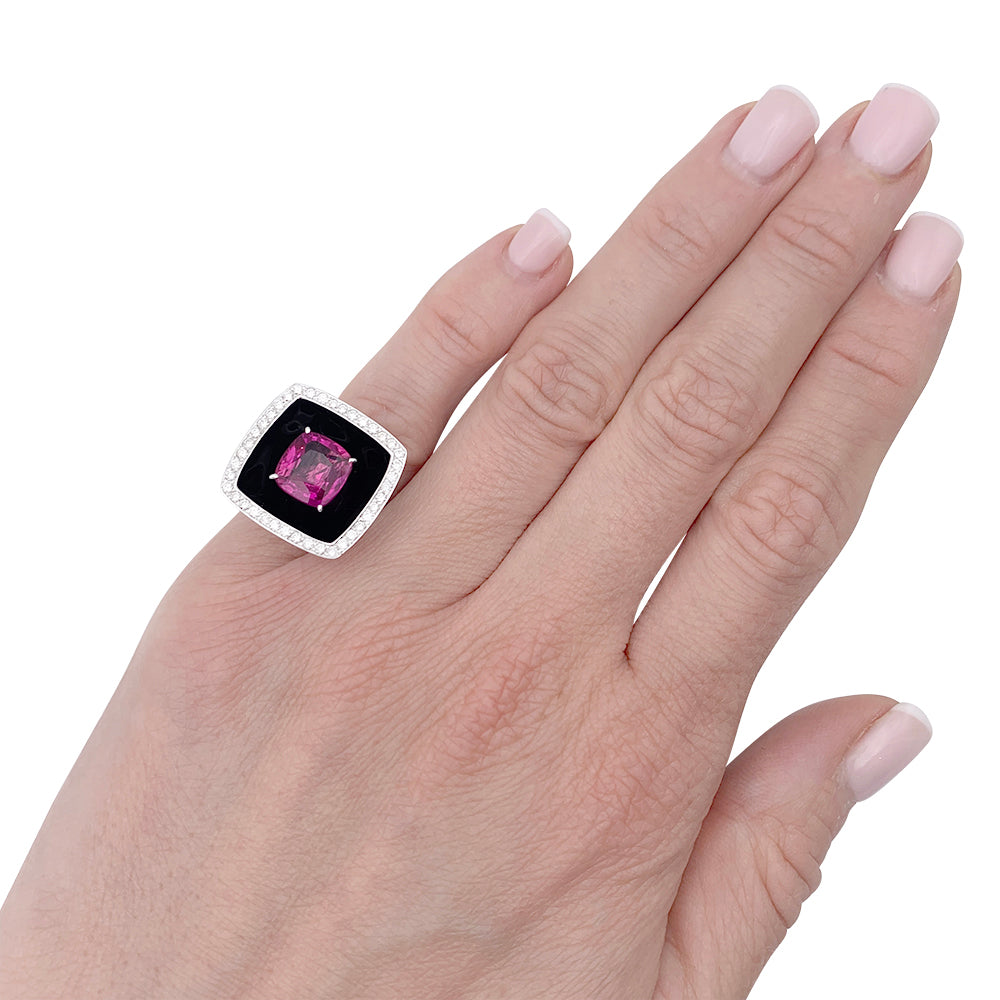 Chanel ring, "Nuit Noire", white gold, pink sapphire, diamonds, enamel.