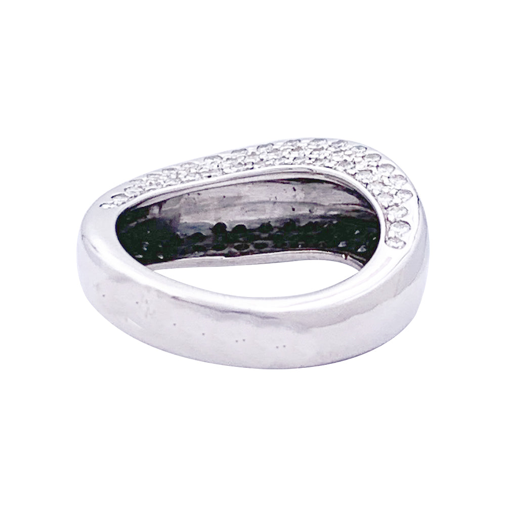 Bague Chaumet, "Valse", or blanc, diamants.