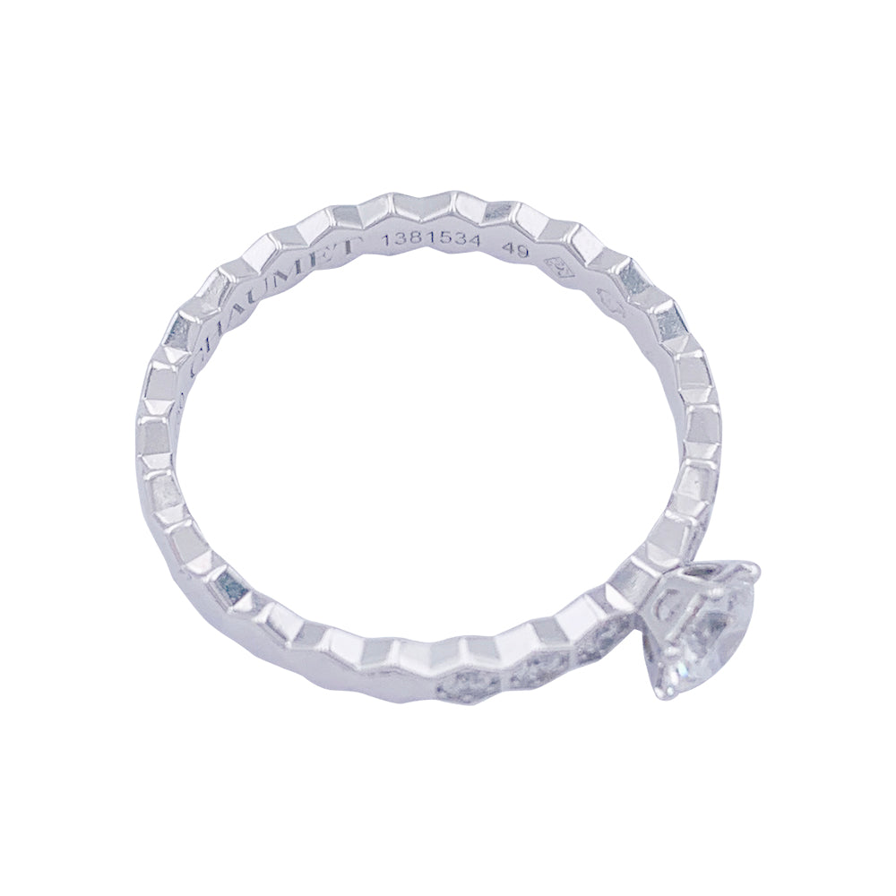 Chaumet ring, "Solitaire Bee my Love", white gold, diamonds.