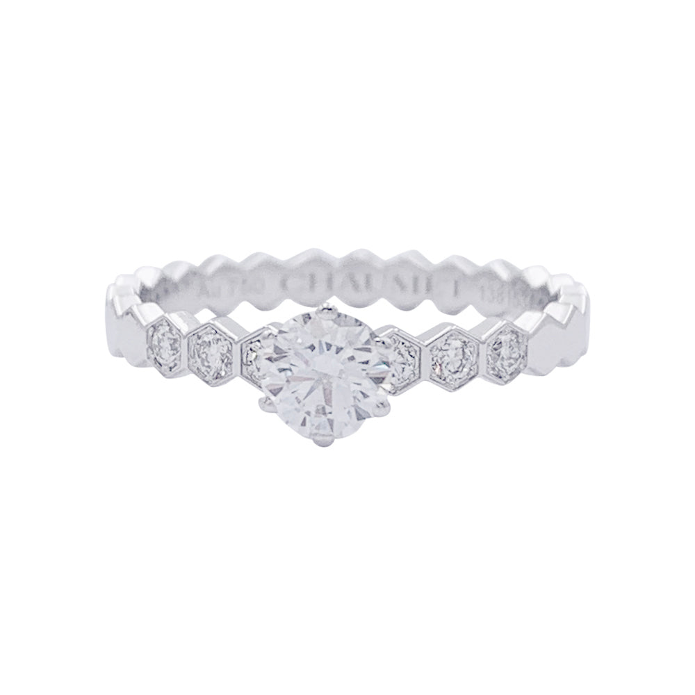 Bague Chaumet, "Solitaire Bee my Love",  or blanc, diamants.