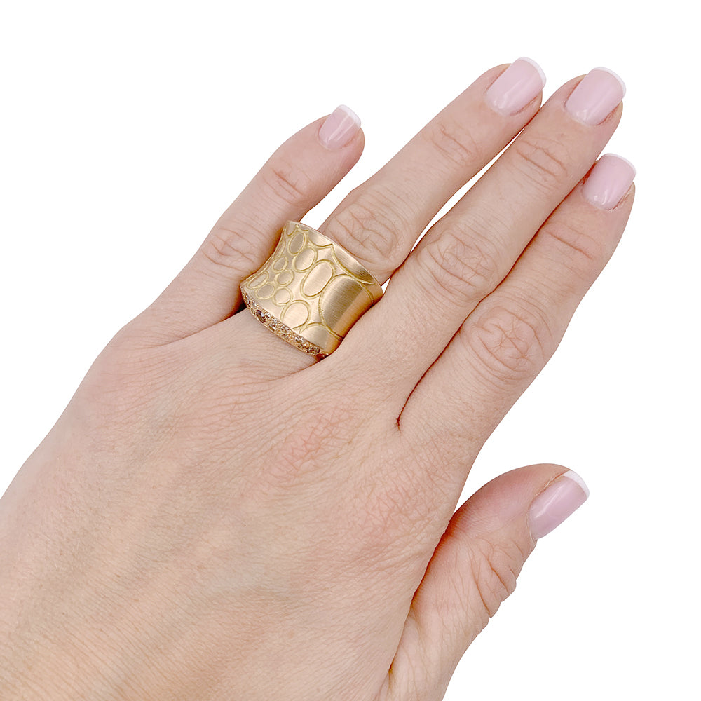 Pomellato ring, "Cocco", pink gold, brown diamonds.