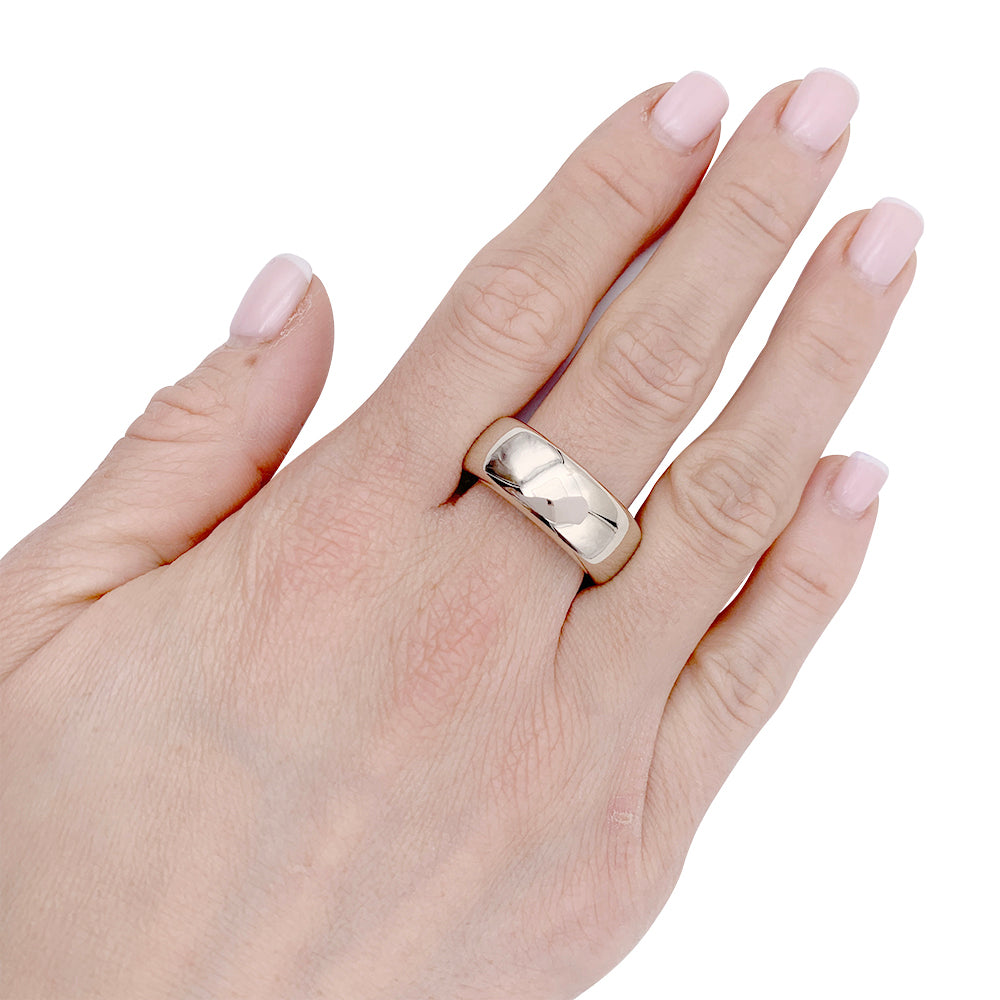 Pomellato Iconica ring, natural white gold band.