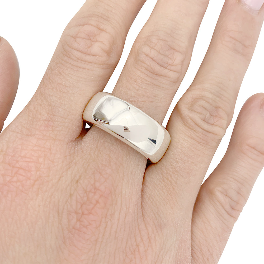 Pomellato Iconica ring, natural white gold band.