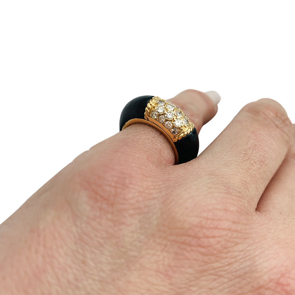 Bague Van Cleef & Arpels,"Philippine", or jaune, onyx.