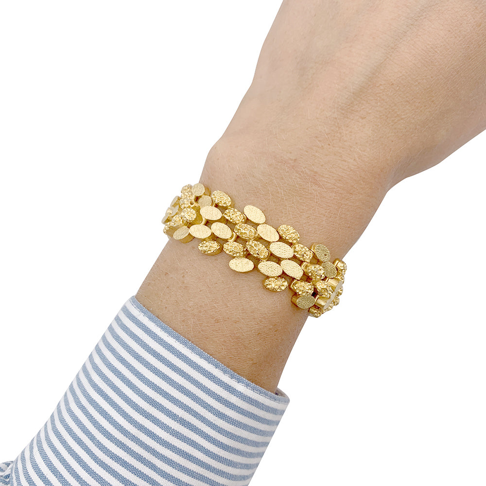 Vintage Mellerio bracelet in yellow gold.