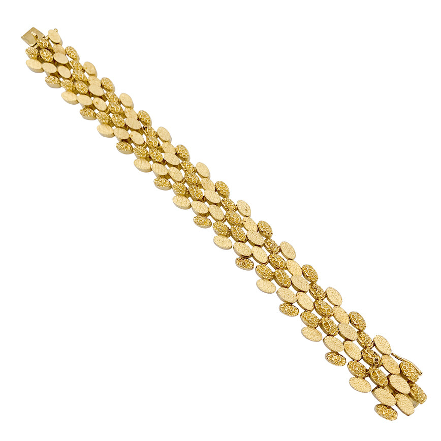 Vintage Mellerio bracelet in yellow gold.