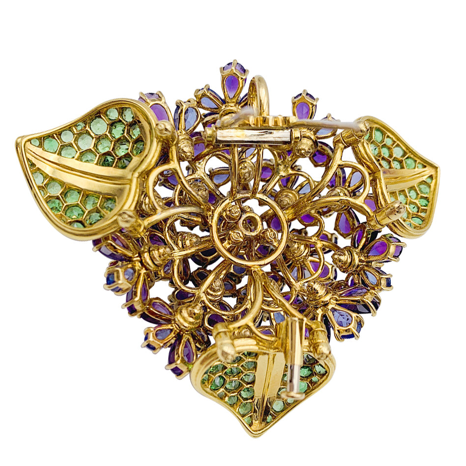 René Boivin clip, "Bouquet of Violets", yellow gold, colored gems.